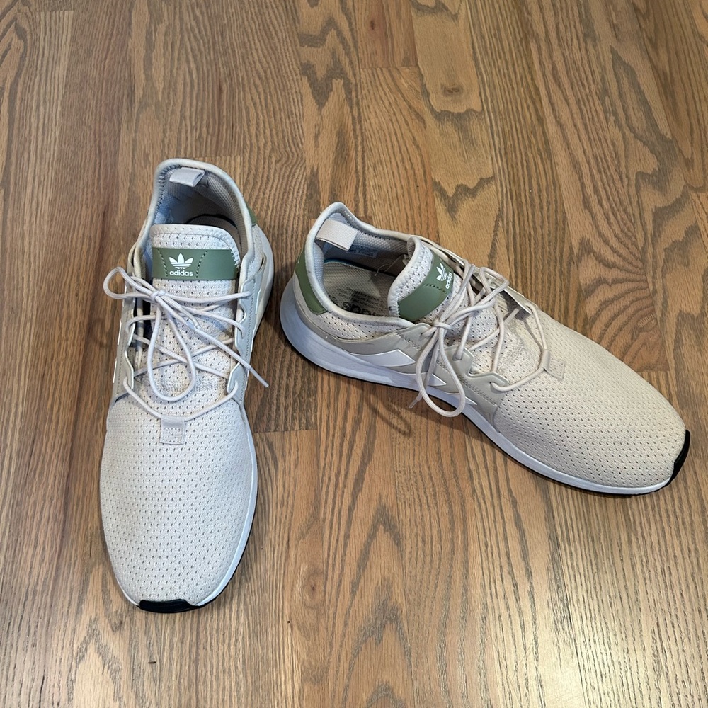 Adidas cross training running shoe in beige cream and sage green size USA 13